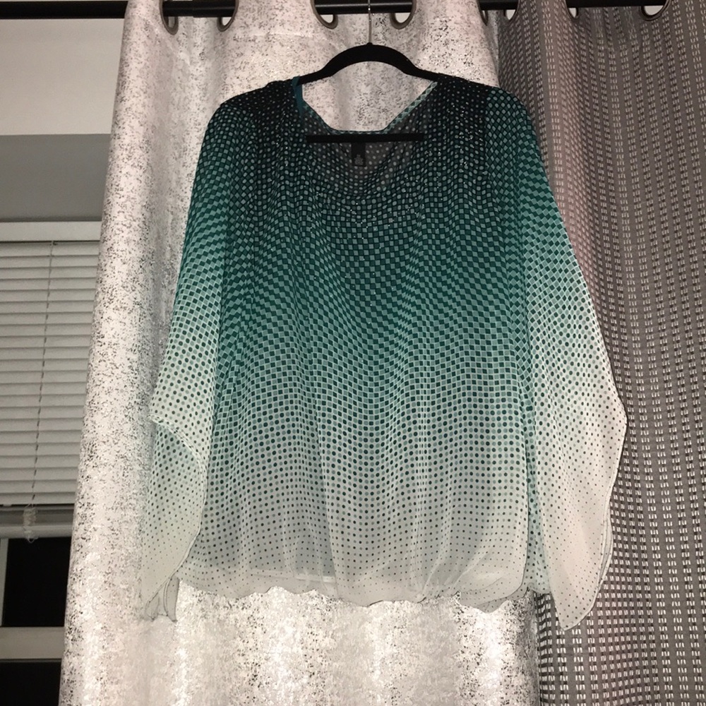 Beautiful flowy blouse